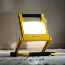 Load image into Gallery viewer, 10W LED Acculamp - Vouwbare Bouwlamp met Accu - 2 lichtstanden - IP54
